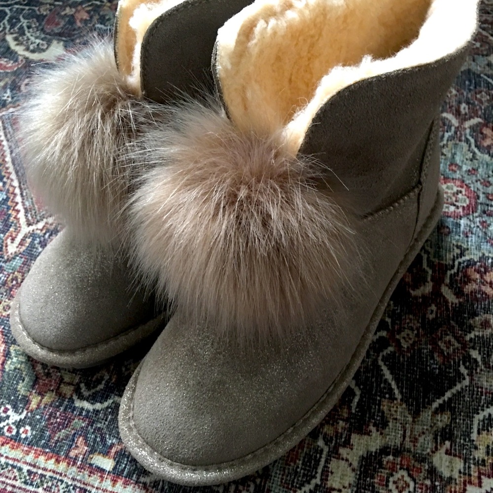 Bearpaw Pom Pom Boots 9
